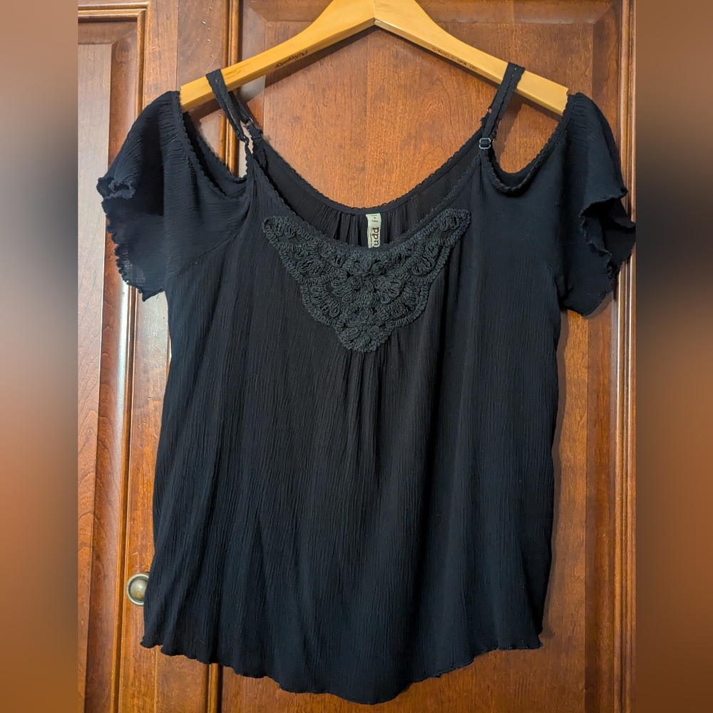 Mudd Black Cold Shoulder Blouse - Size Small